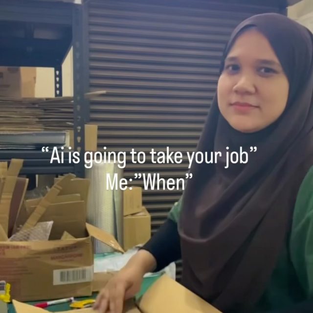 Everyone’s worried AI will replace us. I’d like to see AI pack all these and delivered to our customers in great condition. 

#fyp #nextdaydelivery #onlinestore #ingredients