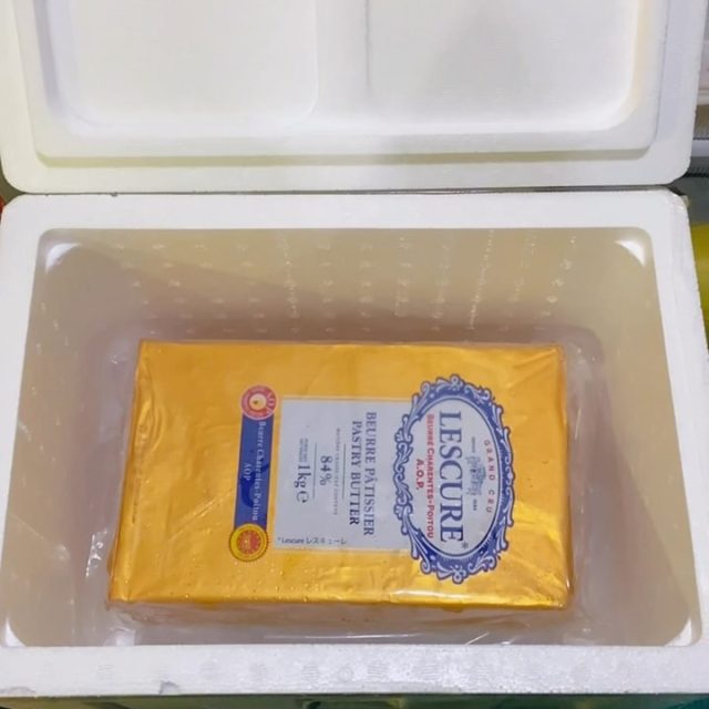 🧈 ❄️ Packed with Care. Delivered with Confidence. 

Every sheet and roll of our premium French butter is carefully packed with insulated protection to help maintain its quality throughout the journey. From our cold storage to your kitchen, we take every step to ensure it arrives in excellent condition. 

Why do chefs and bakers choose French butter? 
✅ Rich, creamy flavour 
✅ Higher butterfat content with superior baking performance 
✅ Smooth texture with excellent lamination for croissants, puff pastry and viennoiserie 
✅ Beautiful aroma that elevates every bake 

Whether you’re baking for your cafe, bakery or home kitchen, quality ingredients deserve quality handling. 

📦 West M’sia cold-chain delivery available 
🛒 Order yours today at our website! 

#essentialsmy 
#onlinestore #frenchbutter #premiumingredients