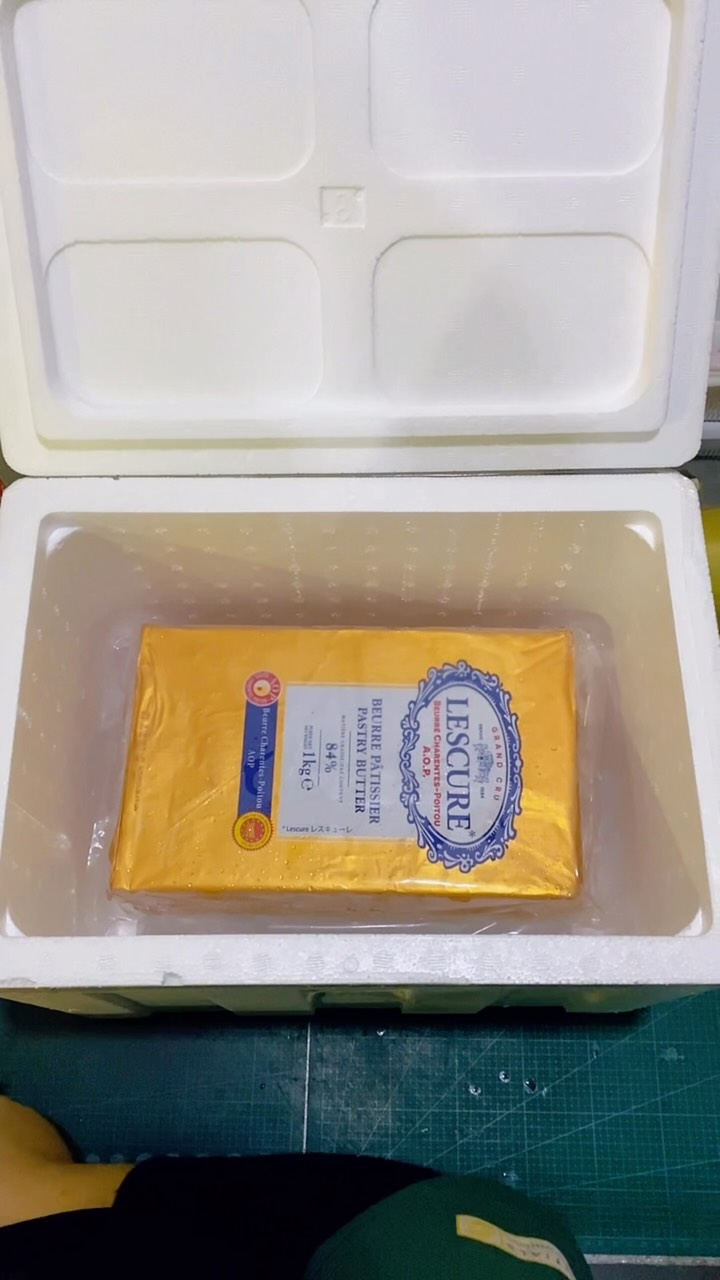 🧈 ❄️ Packed with Care. Delivered with Confidence. 

Every sheet and roll of our premium French butter is carefully packed with insulated protection to help maintain its quality throughout the journey. From our cold storage to your kitchen, we take every step to ensure it arrives in excellent condition. 

Why do chefs and bakers choose French butter? 
✅ Rich, creamy flavour 
✅ Higher butterfat content with superior baking performance 
✅ Smooth texture with excellent lamination for croissants, puff pastry and viennoiserie 
✅ Beautiful aroma that elevates every bake 

Whether you’re baking for your cafe, bakery or home kitchen, quality ingredients deserve quality handling. 

📦 West M’sia cold-chain delivery available 
🛒 Order yours today at our website! 

#essentialsmy 
#onlinestore #frenchbutter #premiumingredients