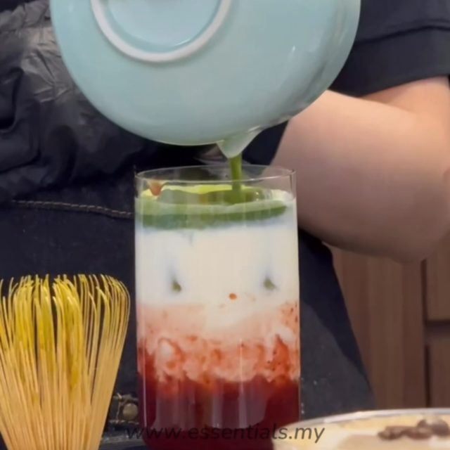 A dreamy layered drink with sweet strawberry, creamy milk & earthy matcha for the perfect cafe-style swirl. 

#essentialsmy #foodservice #matcha