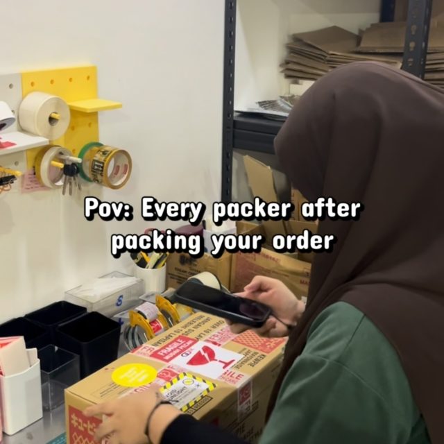POV: Packer after packing ONE order: 

📸 📸 📸 📸 📸 📸 📸 
“Wait……one more.”

At this rate, we will be able to have a full-blown gallery very soon. 😂 📦