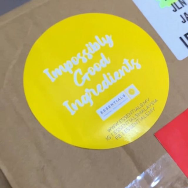 Packing orders for our customers today! 📦 🥜 

From baking ingredients to nuts, chocolates and pantry essentials — we pack with care so your business gets what it needs, ready for production. 

Whether you’re a bakery, cafe, restaurant or home baker, we’ve got your ingredients covered. 

#essentialsMY #foodservice #malaysia #macadamia