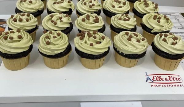 callebaut-elle-n-vire-matcha-chocolate-cupcakes (1)