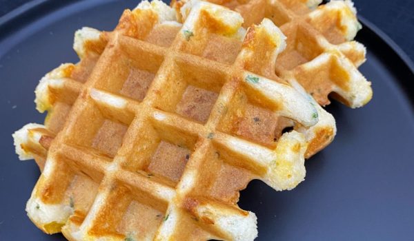 cheesy herb waffle-min